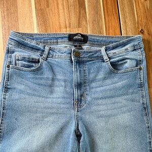 Jordache Sky Blue High Rise Curvy Mom Jeans - Size 12